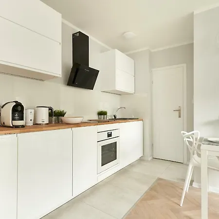 Hello Warsaw! Brand New Modern In The Center *