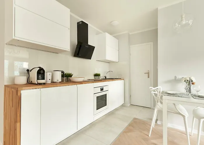 Hello Warsaw! Brand New Modern In The Center *